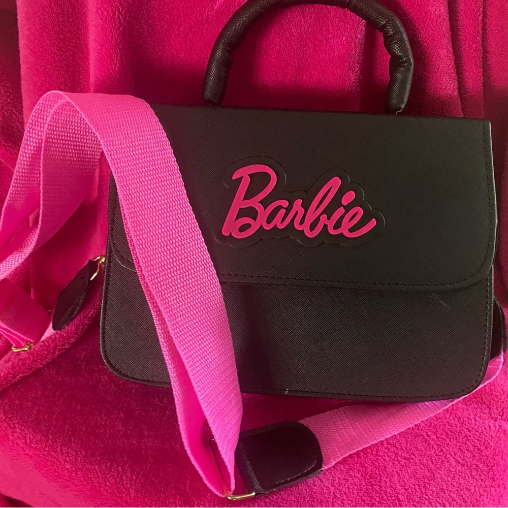 super nice black purse Barbie